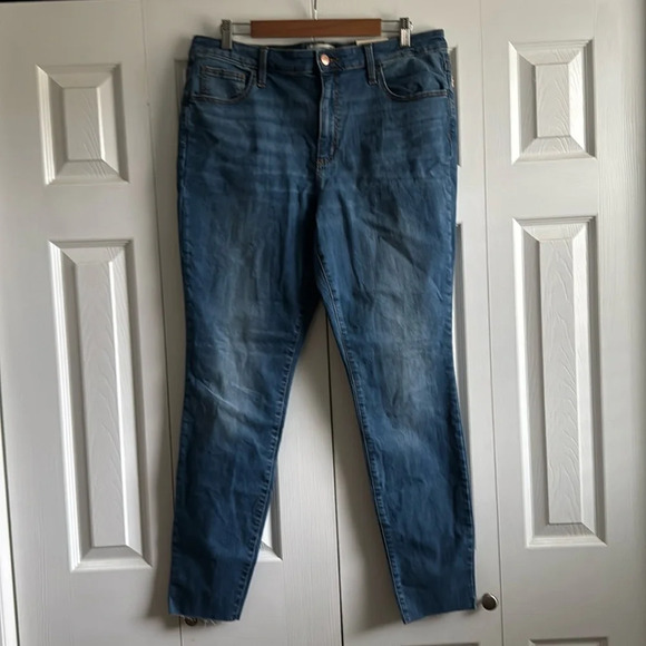Universal Thread | High-Rise Skinny | frayed hem jeans | size 16/33L - Picture 1 of 8